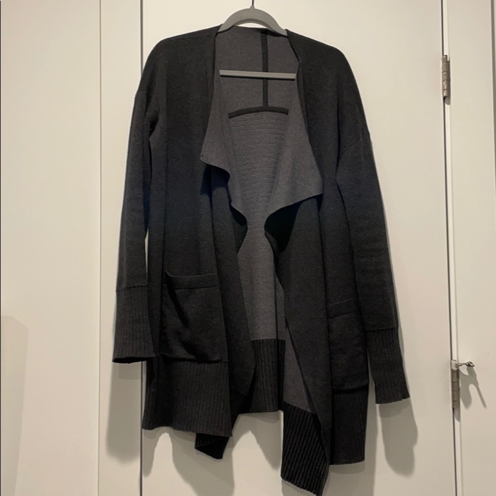 Lululemon Still Lotus Wrap (reversible)